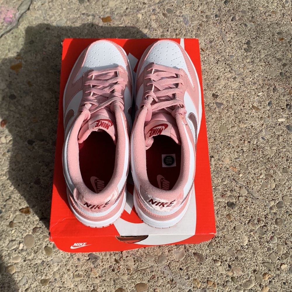 NEW Nike Dunk Low Pink Velvet Size 7Y /8.5 Women Pink Glaze - Picture 9 of 16